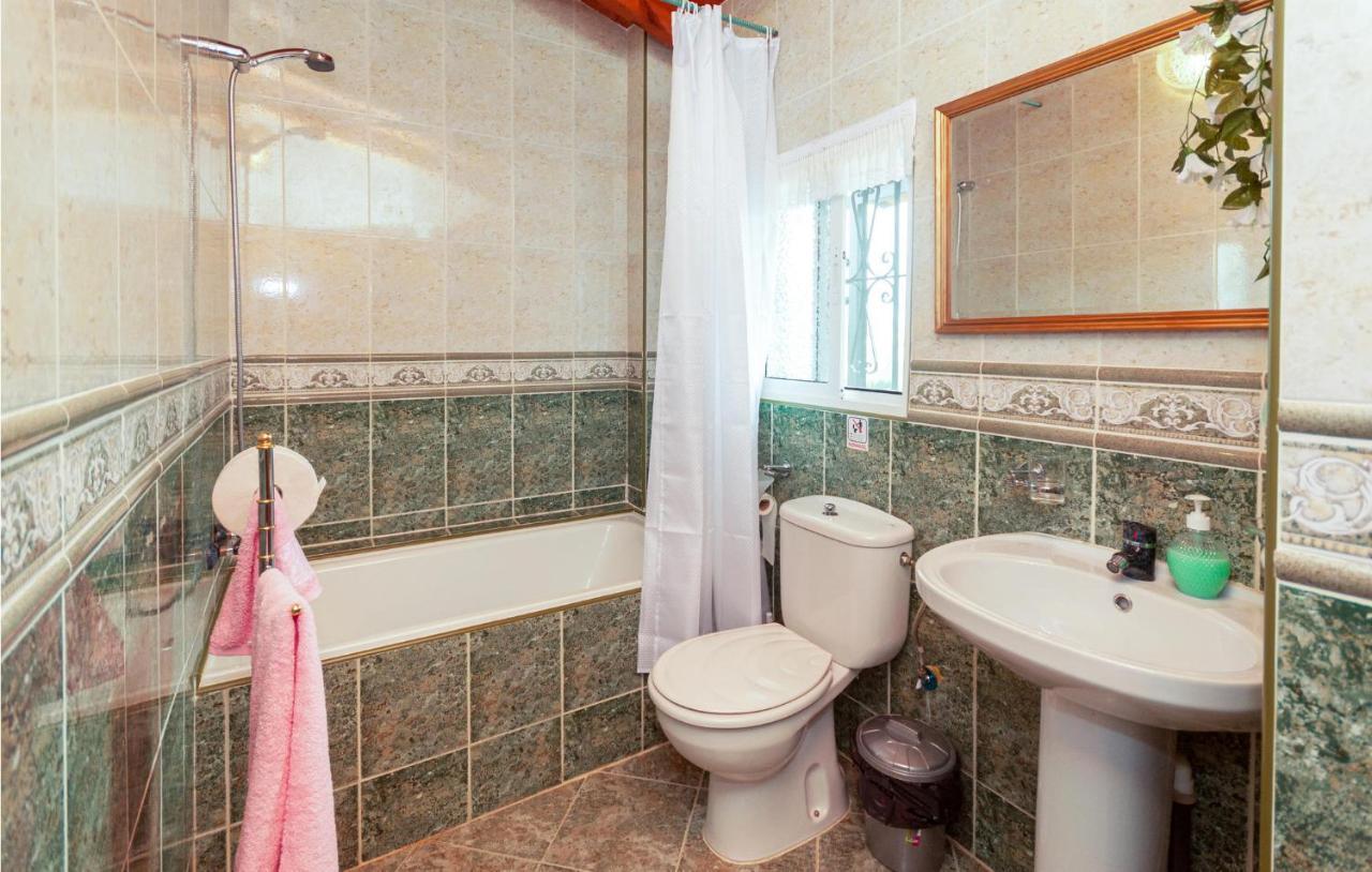 Awesome Home In Antequera With Wifi Екстер'єр фото